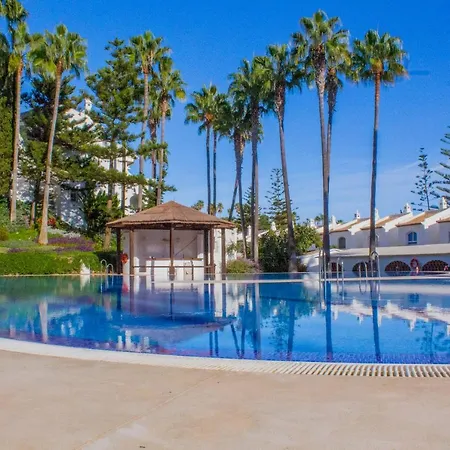 Benalgolf: Seaside Apartment with Private BBQ Backyard Benalmadena Exterior photo