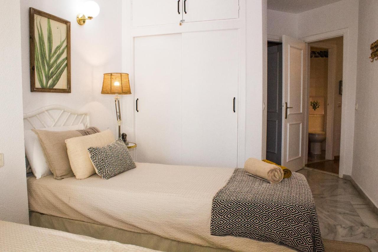Benalgolf Lovely In With Sea Views, Excellent Wifi Connection, Private Backyard With Bbq Appartement Benalmádena